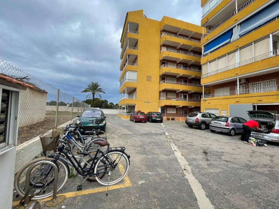 Nice Apartment Near The Sea Torrevieja Ngoại thất bức ảnh